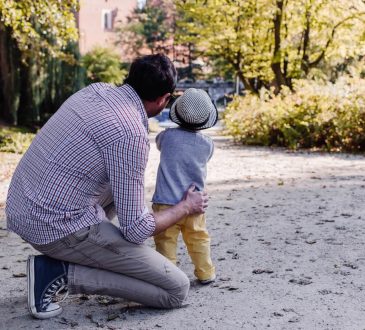 Pitajmamu Tata Je Potpora Kad Dijete Zadirkuju